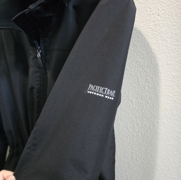 PacificTrail black hooded jacket with fleece lining women's size medium. - Picture 8 of 8